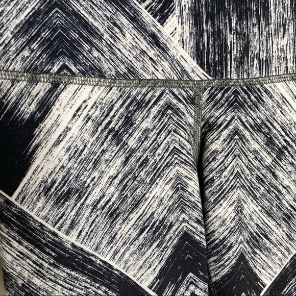 Lululemon Wunder Under Pant *Full-On Luon (Roll Down) Heat Wave White Black - Picture 2 of 9